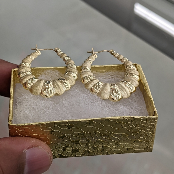 COPY - 10KT real gold earrings. - Picture 4 of 9